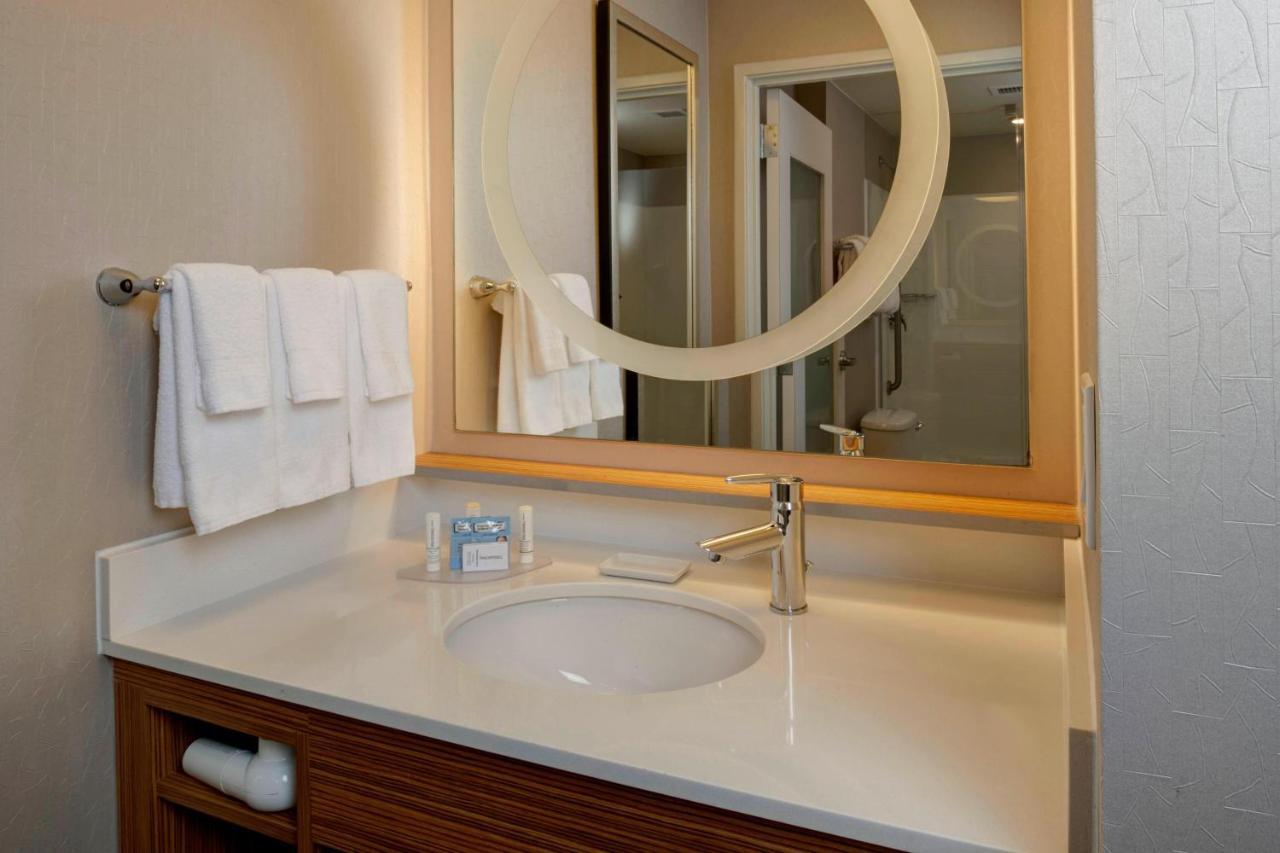 Springhill Suites St. Louis Brentwood Exterior foto